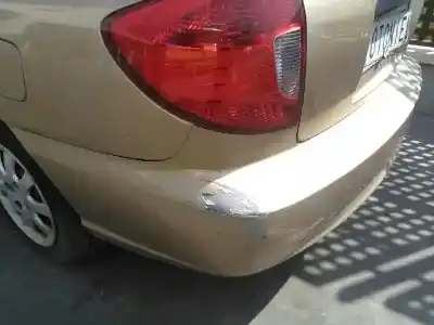 Veículo de Sucata kia rio rs berlina do ano 2003 alimentado a3d