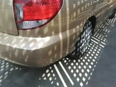 Veículo de Sucata kia rio rs berlina do ano 2003 alimentado a3d