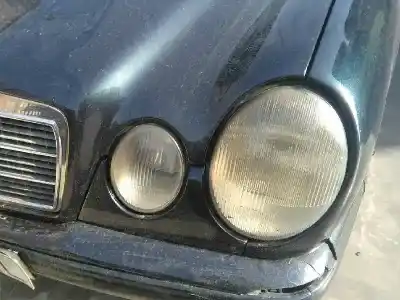 Veicolo di demolizione mercedes-benz clase e (w210) berlina diesel 300 turbodiesel (210.025) dell'anno 2002 alimentato d/606