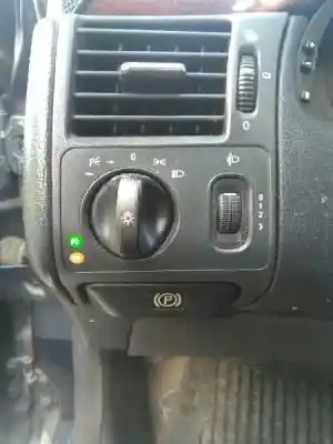 Veicolo di demolizione mercedes-benz clase e (w210) berlina diesel 300 turbodiesel (210.025) dell'anno 2002 alimentato d/606