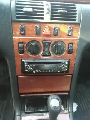 Veicolo di demolizione mercedes-benz clase e (w210) berlina diesel 300 turbodiesel (210.025) dell'anno 2002 alimentato d/606