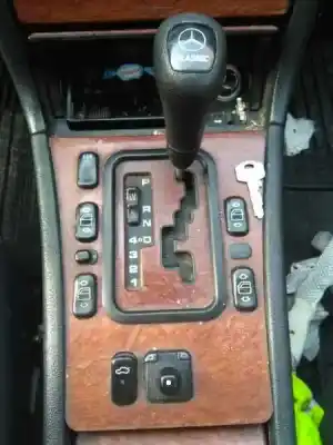 Veicolo di demolizione mercedes-benz clase e (w210) berlina diesel 300 turbodiesel (210.025) dell'anno 2002 alimentato d/606