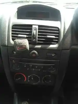 Утилизация автомобиля renault clio ii fase ii (b/cb0) 1.2 16v года 2004 питание d4f b7