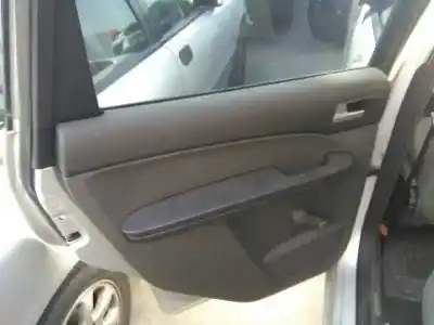 Здавання транспортного засобу ford focus c-max (cap) ghia (d) року 2006 потужний kkda