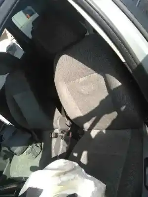 Здавання транспортного засобу ford focus c-max (cap) ghia (d) року 2006 потужний kkda