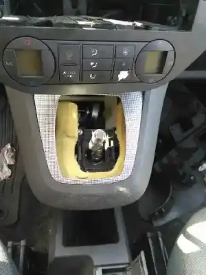 Здавання транспортного засобу ford focus c-max (cap) ghia (d) року 2006 потужний kkda