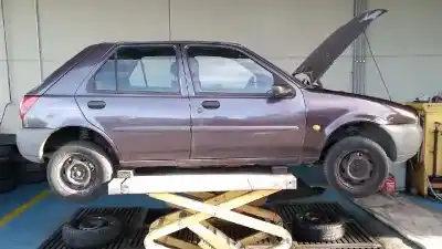 Veículo de Sucata ford fiesta berlina ghia do ano 1996 alimentado j4c