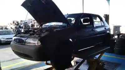 Veículo de Sucata ford fiesta berlina ghia do ano 1996 alimentado j4c