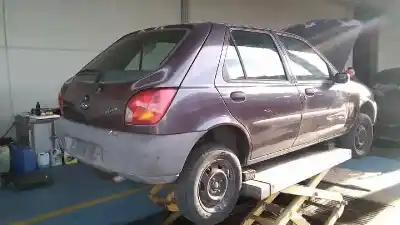 Veículo de Sucata ford fiesta berlina ghia do ano 1996 alimentado j4c