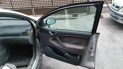 Vehicul casat citroen c5 berlina 2.2 hdi vivace al anului 2001 alimentat 4hx