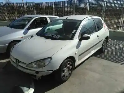 Veículo de Sucata peugeot 206 berlina x-line refri do ano 2006 alimentado 8hz