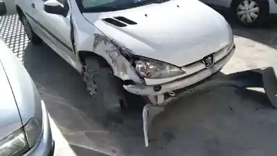Veículo de Sucata peugeot 206 berlina x-line refri do ano 2006 alimentado 8hz