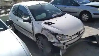 Veículo de Sucata peugeot 206 berlina x-line refri do ano 2006 alimentado 8hz