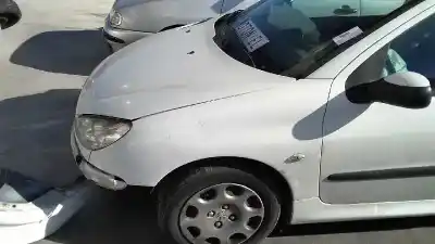 Veículo de Sucata peugeot 206 berlina x-line refri do ano 2006 alimentado 8hz