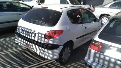 Veículo de Sucata peugeot 206 berlina x-line refri do ano 2006 alimentado 8hz