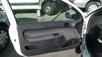 Veículo de Sucata peugeot 206 berlina x-line refri do ano 2006 alimentado 8hz