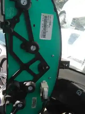 Veículo de Sucata peugeot 206 berlina x-line refri do ano 2006 alimentado 8hz