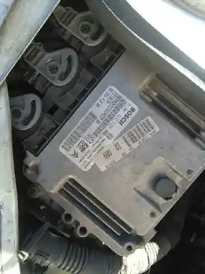 Veículo de Sucata peugeot 206 berlina x-line refri do ano 2006 alimentado 8hz