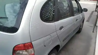 Scrapping Vehicle renault megane i scenic (ja0) 1.6 16v kaleido of the year 2000 powered k4m a7