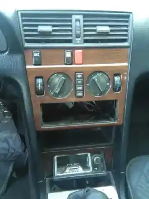 Véhicule à la ferraille mercedes-benz clase c (w202) berlina 250 diesel (202.125) de l'année 1993 alimenté d 605