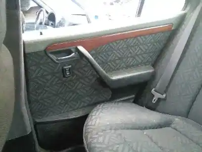 Véhicule à la ferraille mercedes-benz clase c (w202) berlina 250 diesel (202.125) de l'année 1993 alimenté d 605