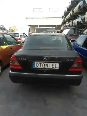 Véhicule à la ferraille mercedes-benz clase c (w202) berlina 250 diesel (202.125) de l'année 1993 alimenté d 605