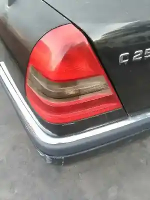 Véhicule à la ferraille mercedes-benz clase c (w202) berlina 250 diesel (202.125) de l'année 1993 alimenté d 605