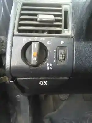 Véhicule à la ferraille mercedes-benz clase c (w202) berlina 250 diesel (202.125) de l'année 1993 alimenté d 605