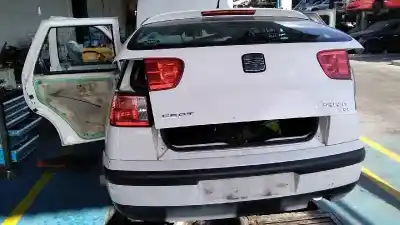 Véhicule à la ferraille seat ibiza (6k1) select de l'année 2001 alimenté aqm