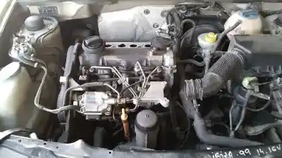 Véhicule à la ferraille seat ibiza (6k1) select de l'année 2001 alimenté aqm