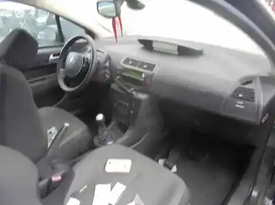 Vehicul casat citroen c4 coupe collection al anului 2007 alimentat nfu