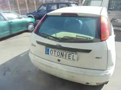 Здавання транспортного засобу ford focus berlina (cak) ghia року 2004 потужний f9da