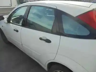 Здавання транспортного засобу ford focus berlina (cak) ghia року 2004 потужний f9da