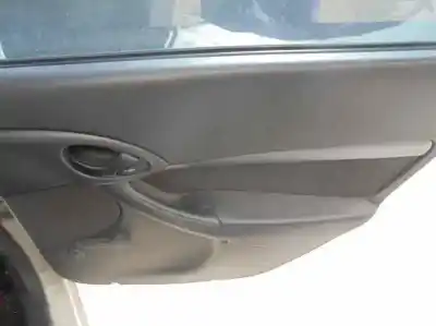 Здавання транспортного засобу ford focus berlina (cak) ghia року 2004 потужний f9da
