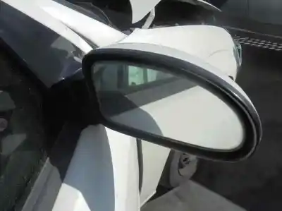 Здавання транспортного засобу ford focus berlina (cak) ghia року 2004 потужний f9da