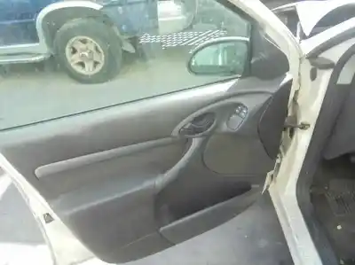 Здавання транспортного засобу ford focus berlina (cak) ghia року 2004 потужний f9da