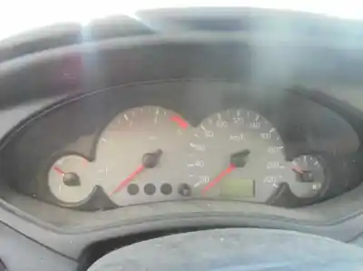 Здавання транспортного засобу ford focus berlina (cak) ghia року 2004 потужний f9da
