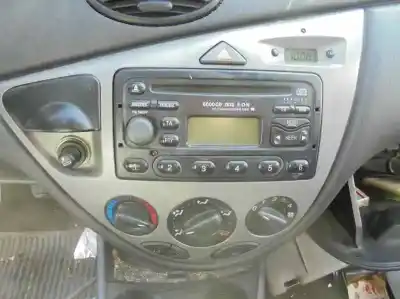 Здавання транспортного засобу ford focus berlina (cak) ghia року 2004 потужний f9da