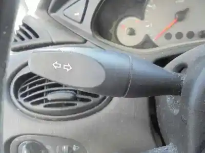 Здавання транспортного засобу ford focus berlina (cak) ghia року 2004 потужний f9da