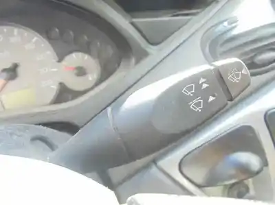 Здавання транспортного засобу ford focus berlina (cak) ghia року 2004 потужний f9da
