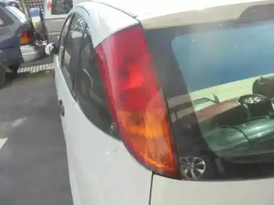Здавання транспортного засобу ford focus berlina (cak) ghia року 2004 потужний f9da