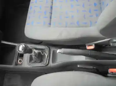 Здавання транспортного засобу seat cordoba berlina (6k2) stella року 2000 потужний agr