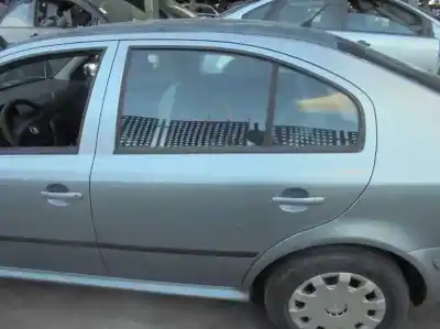 Veículo de Sucata skoda octavia berlina (1u2) ambiente do ano 2002 alimentado avu