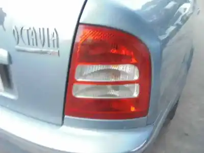Veículo de Sucata skoda octavia berlina (1u2) ambiente do ano 2002 alimentado avu