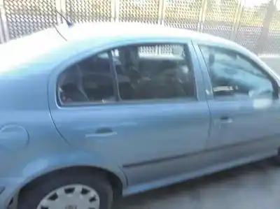 Veículo de Sucata skoda octavia berlina (1u2) ambiente do ano 2002 alimentado avu