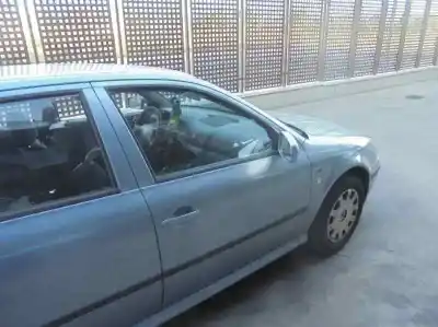 Veículo de Sucata skoda octavia berlina (1u2) ambiente do ano 2002 alimentado avu