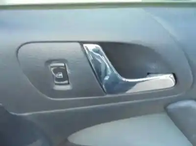 Veículo de Sucata skoda octavia berlina (1u2) ambiente do ano 2002 alimentado avu