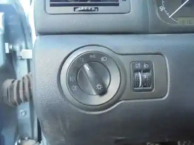 Veículo de Sucata skoda octavia berlina (1u2) ambiente do ano 2002 alimentado avu