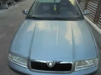 Veículo de Sucata skoda octavia berlina (1u2) ambiente do ano 2002 alimentado avu