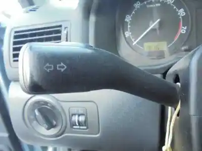 Veículo de Sucata skoda octavia berlina (1u2) ambiente do ano 2002 alimentado avu